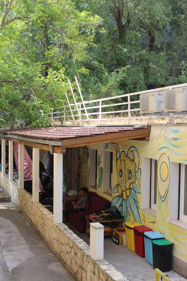 Outlanders Tribe Hostel Split Exterior photo