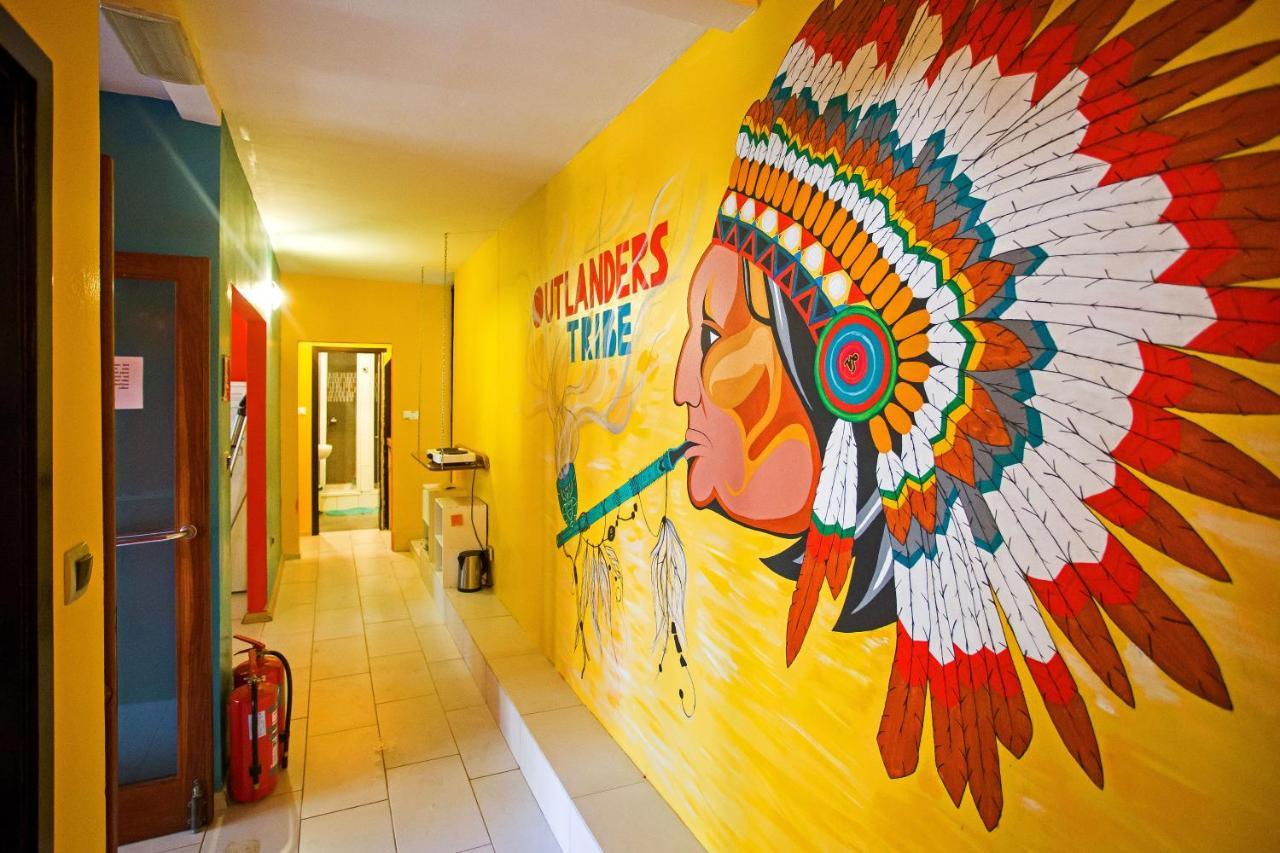 Outlanders Tribe Hostel Split Exterior photo